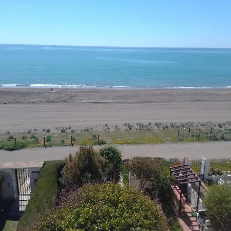 Apartamento Con Acceso Directo A La Playa Rincon de la Victoria Exterior photo